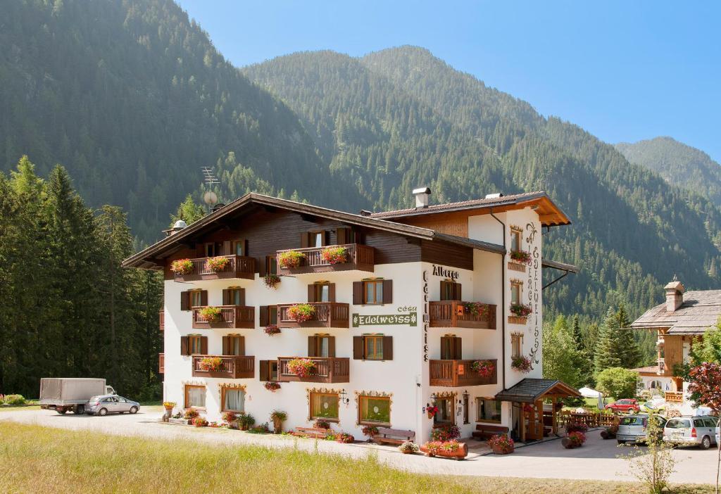 Cesa Edelweiss Living & Spa Campitello di Fassa Eksteriør bilde